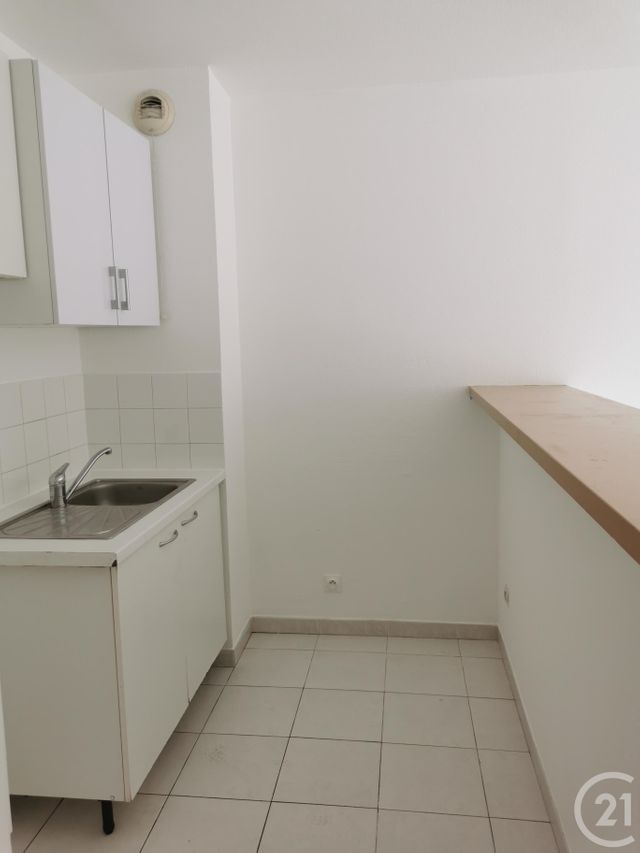 Afficher la photo en grand Appartement F2 à louer - 2 pièces - 42.0 m2 - LE CANNET - 06 - PROVENCE-ALPES-COTE-D-AZUR - Century 21 Optimmo