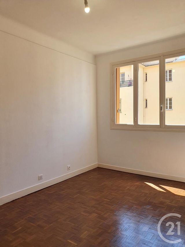 Appartement F3 à louer - 3 pièces - 64.57 m2 - NICE - 06 - PROVENCE-ALPES-COTE-D-AZUR - Century 21 Optimmo Appartement F3 à louer - 3 pièces - 64.57 m2 - NICE - 06 - PROVENCE-ALPES-COTE-D-AZUR - Century 21 Optimmo