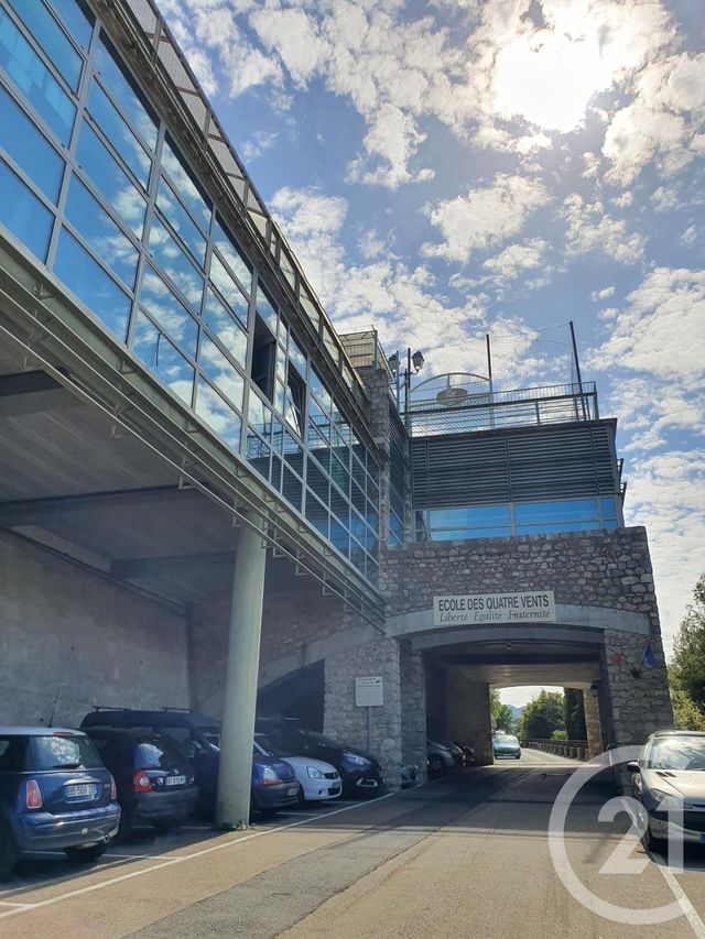 Afficher la photo en grand Appartement F2 à louer - 2 pièces - 45.45 m2 - LA ROQUETTE SUR VAR - 06 - PROVENCE-ALPES-COTE-D-AZUR - Century 21 Optimmo