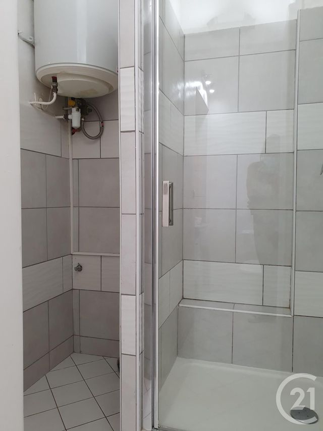 Afficher la photo en grand Appartement F2 à louer - 2 pièces - 45.45 m2 - LA ROQUETTE SUR VAR - 06 - PROVENCE-ALPES-COTE-D-AZUR - Century 21 Optimmo