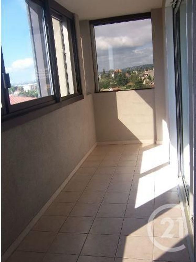 Afficher la photo en grand Appartement F2 à louer - 2 pièces - 46.0 m2 - CAGNES SUR MER - 06 - PROVENCE-ALPES-COTE-D-AZUR - Century 21 Optimmo