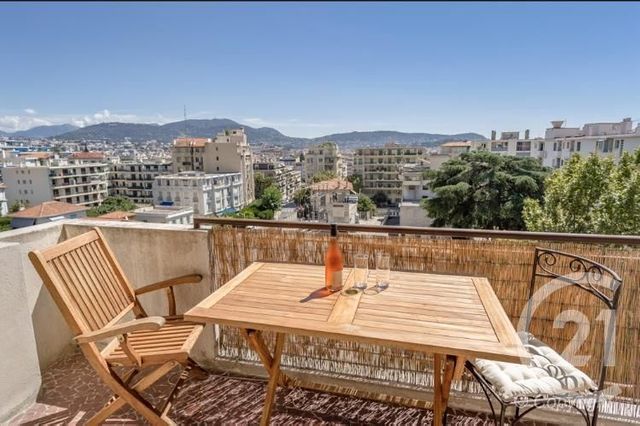 Appartement F2 à louer - 2 pièces - 42.81 m2 - NICE - 06 - PROVENCE-ALPES-COTE-D-AZUR - Century 21 Optimmo