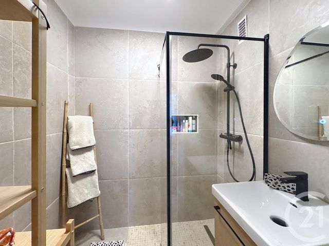 Appartement F3 à vendre - 3 pièces - 49.11 m2 - NICE - 06 - PROVENCE-ALPES-COTE-D-AZUR - Century 21 Optimmo