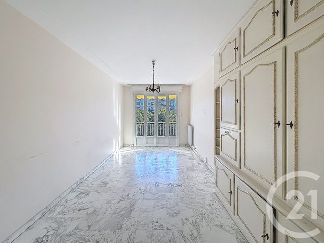 Afficher la photo en grand Appartement F2 à vendre - 2 pièces - 54.12 m2 - NICE - 06 - PROVENCE-ALPES-COTE-D-AZUR - Century 21 Optimmo