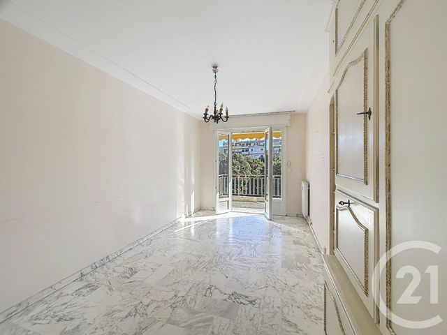Afficher la photo en grand Appartement F2 à vendre - 2 pièces - 54.12 m2 - NICE - 06 - PROVENCE-ALPES-COTE-D-AZUR - Century 21 Optimmo