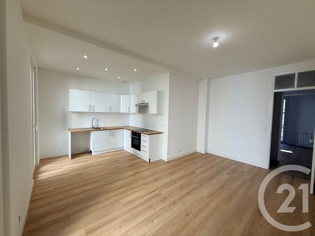 Appartement F4 à louer - 4 pièces - 70.0 m2 - NICE - 06 - PROVENCE-ALPES-COTE-D-AZUR - Century 21 Optimmo