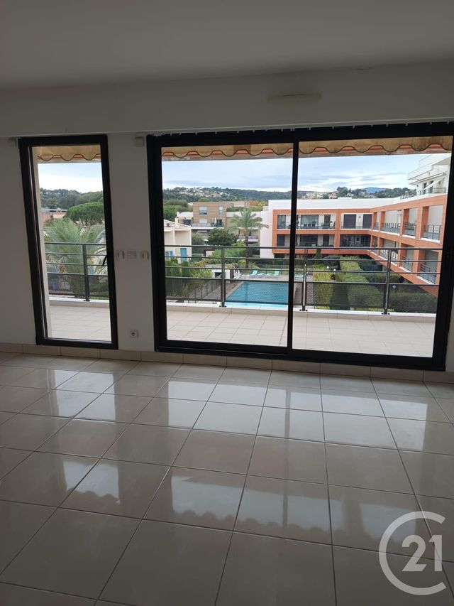 Appartement F4 à louer - 4 pièces - 123.55 m2 - VILLENEUVE LOUBET - 06 - PROVENCE-ALPES-COTE-D-AZUR - Century 21 Optimmo