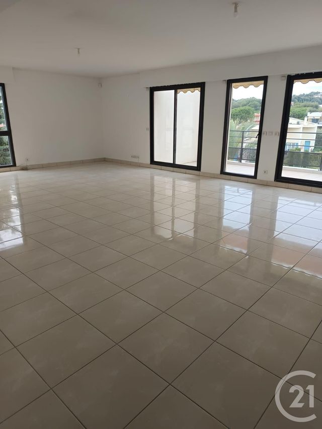Appartement F4 à louer - 4 pièces - 123.55 m2 - VILLENEUVE LOUBET - 06 - PROVENCE-ALPES-COTE-D-AZUR - Century 21 Optimmo
