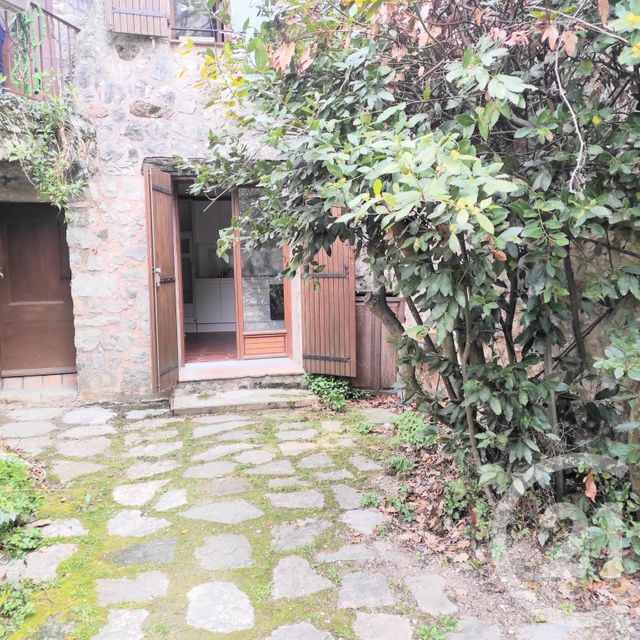 Appartement F2 à louer ROQUEFORT LES PINS