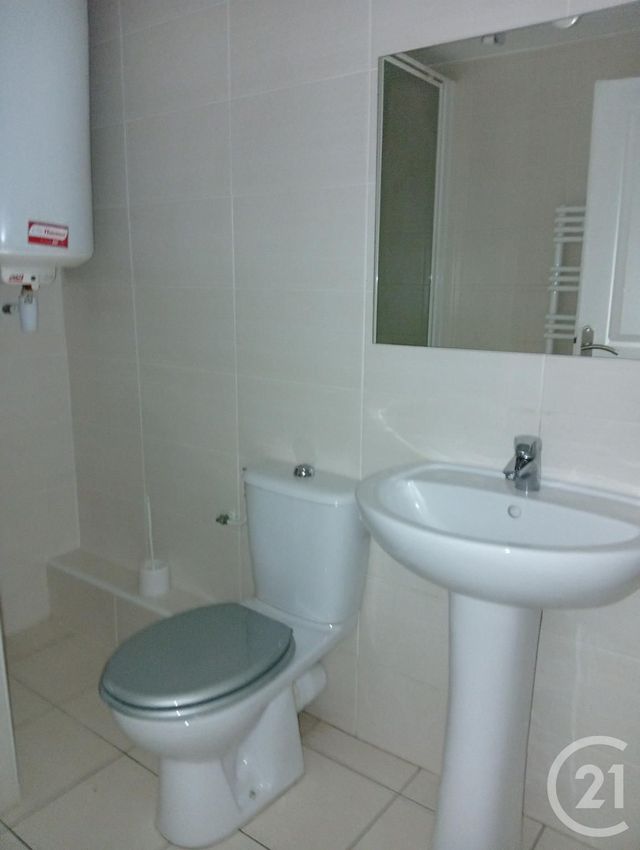 Appartement Studio à louer - 1 pièce - 28.09 m2 - LE BROC - 06 - PROVENCE-ALPES-COTE-D-AZUR - Century 21 Optimmo