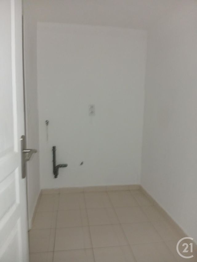 Appartement Studio à louer - 1 pièce - 28.09 m2 - LE BROC - 06 - PROVENCE-ALPES-COTE-D-AZUR - Century 21 Optimmo