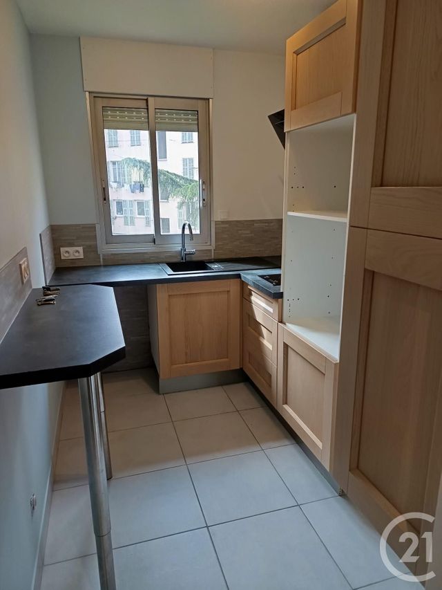 Appartement F2 à louer - 2 pièces - 44.35 m2 - NICE - 06 - PROVENCE-ALPES-COTE-D-AZUR - Century 21 Optimmo