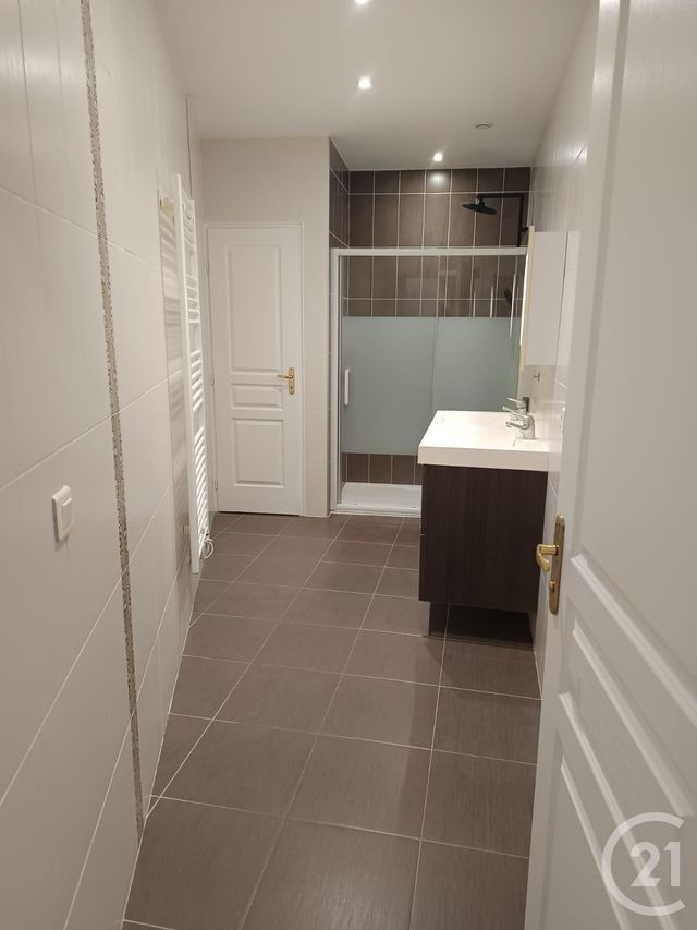 Appartement F2 à louer - 3 pièces - 74.1 m2 - LE BROC - 06 - PROVENCE-ALPES-COTE-D-AZUR - Century 21 Optimmo