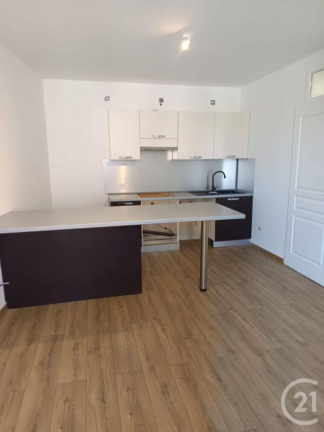 Appartement F2 à louer LE BROC